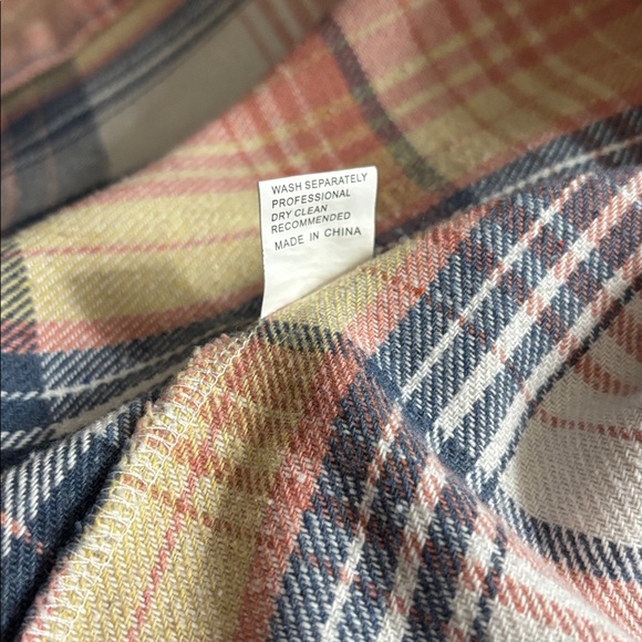 Plaid Button-Up flannel/shacket - Picture 3 of 7